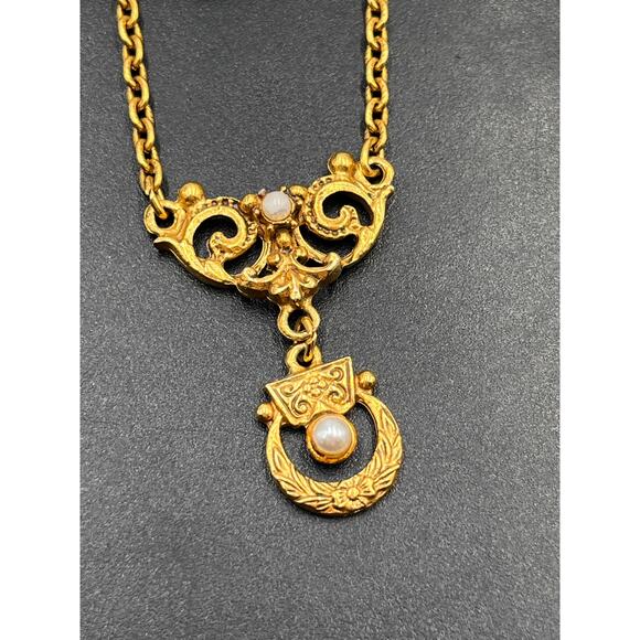 Florenza Signed Designer Mogul Gold Tone Faux Pearl Dangle Chain Brooch - Picture 4 of 8